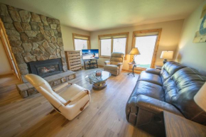 Quicksilver 1613 by SummitCove Lodging